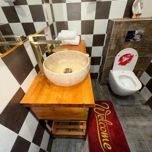 Seforas cozy apartment in old Tbilisi