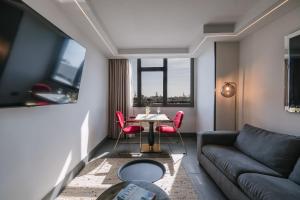 Poem Suites by Airnest