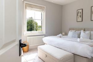 Victorian House Sleeps 14 Pool and Gardens