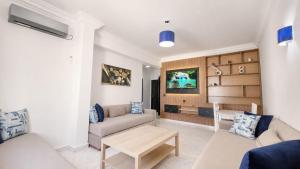 Modern apartment with ocean views in Malabata