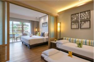 The - Grand EL DE Imperial Near International Airport Delhi
