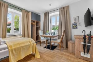 Design Studioapartment, Parking, Wifi, Küche, Zentral in Holzkirchen by BALANCED