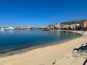 Spacious and central 2Bedroom APT with sea view