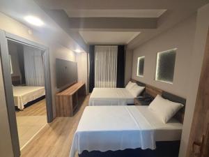 Çelik Crown Hotel