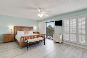 Stunning Two Story Penthouse Blind Pass Sleeps 8
