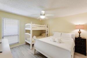 Stunning Two Story Penthouse Blind Pass Sleeps 8