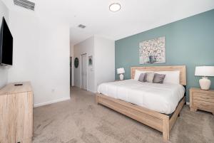1027MJB CHAMPIONS GATE CONDO