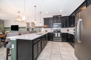 1027MJB CHAMPIONS GATE CONDO