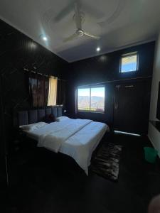 Happy Homestay and rooftop restaurant