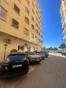 Spacious, modern apartment near the airport