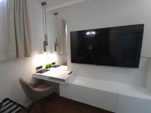 Apartment and rooms EL