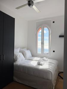 BetterStay Apartment with Pool and Sea View