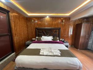 Hotel Sounsar and Restaurant