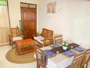 The Beach House Bucana Homestay