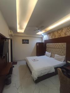 Taj Inn