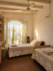 CASA MAIPÚ, acogedora y cerca de la Laguna, con pileta