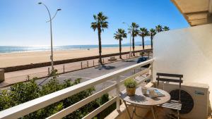 "PLAGE" Splendide Vue Mer depuis la chambre et le salon cuisine, 20m de la plage!