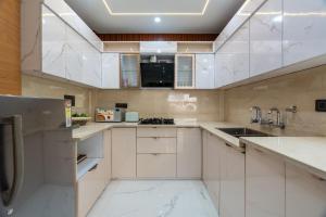 Homlee-Gokul 4BHK Flat-Lift-Parking-Max vaishali-Terrace