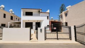 Spacious 3BR House Near Paphos Harbour