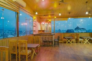 Happy Feet Homestay 3BHK Open Terrace By Arony Hospitality