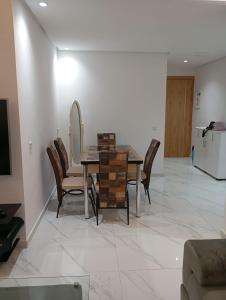 Chic appartement calme à une minute à pied de la plage