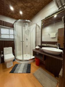 Lord Palace Houseboat
