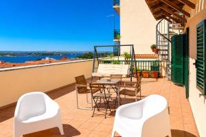 Rooftop Madreperla