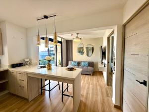 Panoramic view apartment with Pool and Rooftop 01N6