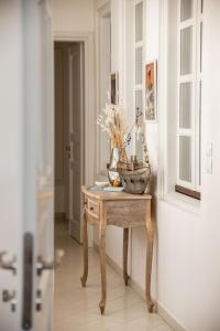 Naias Aegina, Sea-front apartment 95 sqm
