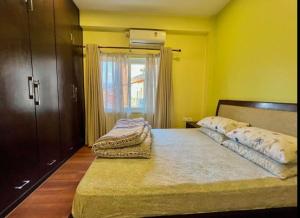 2bhk lavish apartment