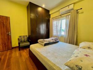 2bhk lavish apartment