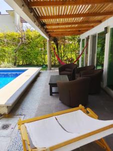 Cozy little house with a private pool