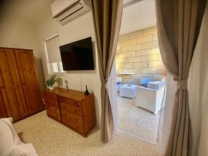 3 Bdr Apart with Terrace 5 min walk to the beach