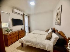 3 Bdr Apart with Terrace 5 min walk to the beach