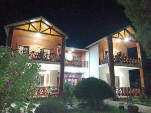 Akalana House