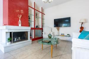Athens Riviera Villa in Lagonissi with Pool & Garden
