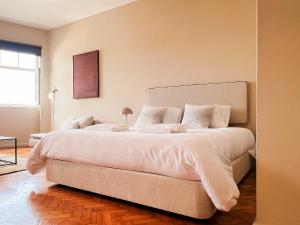 ALTUS 68 - River View, Top Floor with Elevator