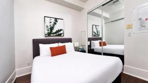 Chic 1BR Suite - Harbourfront Nearby