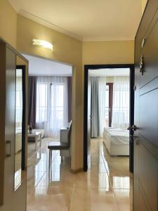 Seafront Apartment with Panoramic Terrace