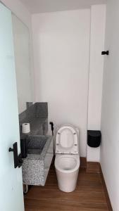 Quarto Duplo novo no coração da cidade -Ufla- restaurantes e padaria