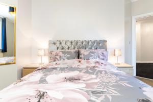 The Eden Central - Large Modern Apartment near Station