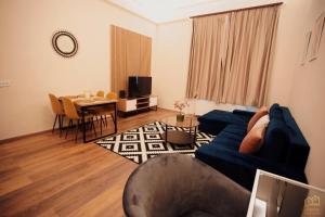 Boutique Apt above Karavan street