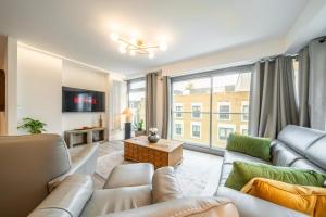 Spacious Modern 3BR 2BA Central London AC Lift