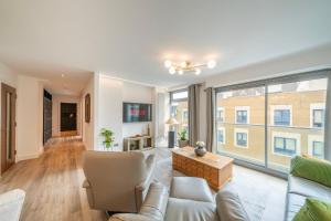 Spacious Modern 3BR 2BA Central London AC Lift