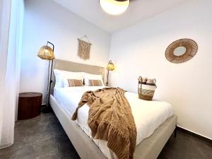 Sea View 2-bedroom Apartment in Paphos Port