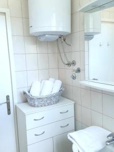 AS 1 Apartment with Terrace - Private Free Parking