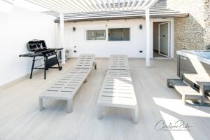 Dominica 303 Luxury Beachfront Penthouse with private Jacuzzi Aqua Esmeralda