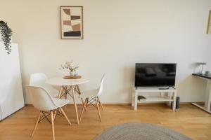 THE CENTRUM PARK APARTMENT with Free Parking