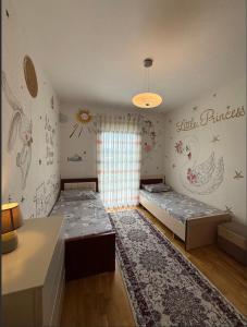 Quiet upscale area 2 Bedroom with Stunning View