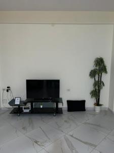Glejdi Apartment By Ngjela Apartments